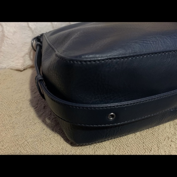 NWOT VEGAN MATT & NAT crossbody/hobo in dark navy Color - Picture 4 of 6